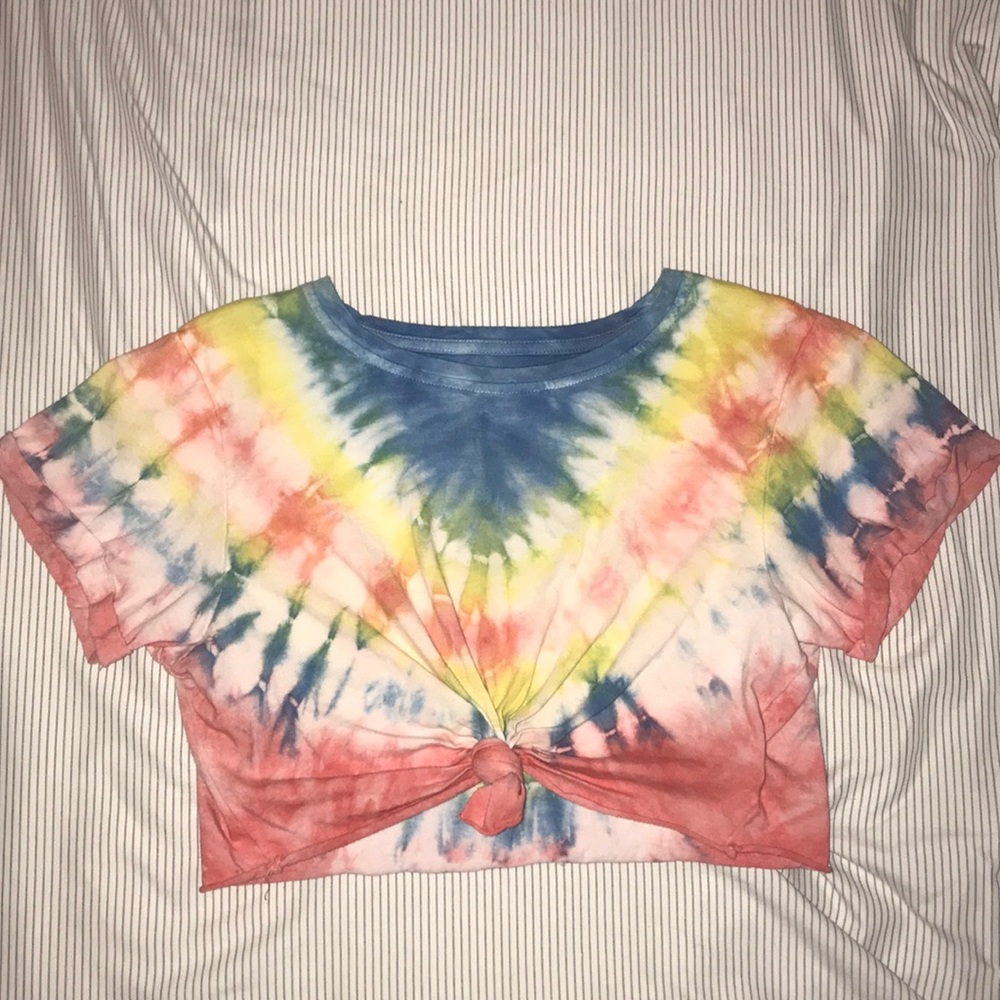 tie dye crop top